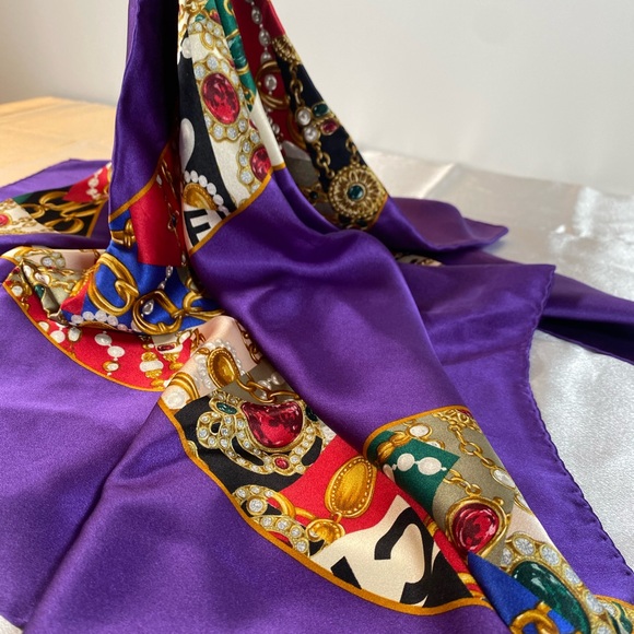 Authentic 💯 Purple Chanel Scarf - Picture 3 of 4